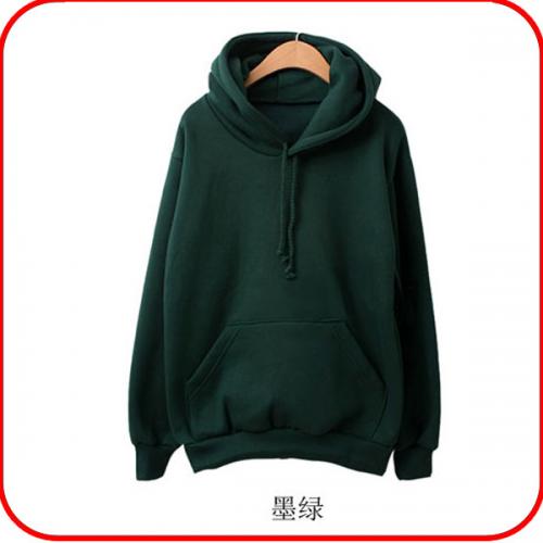 墨绿色套头连帽卫衣